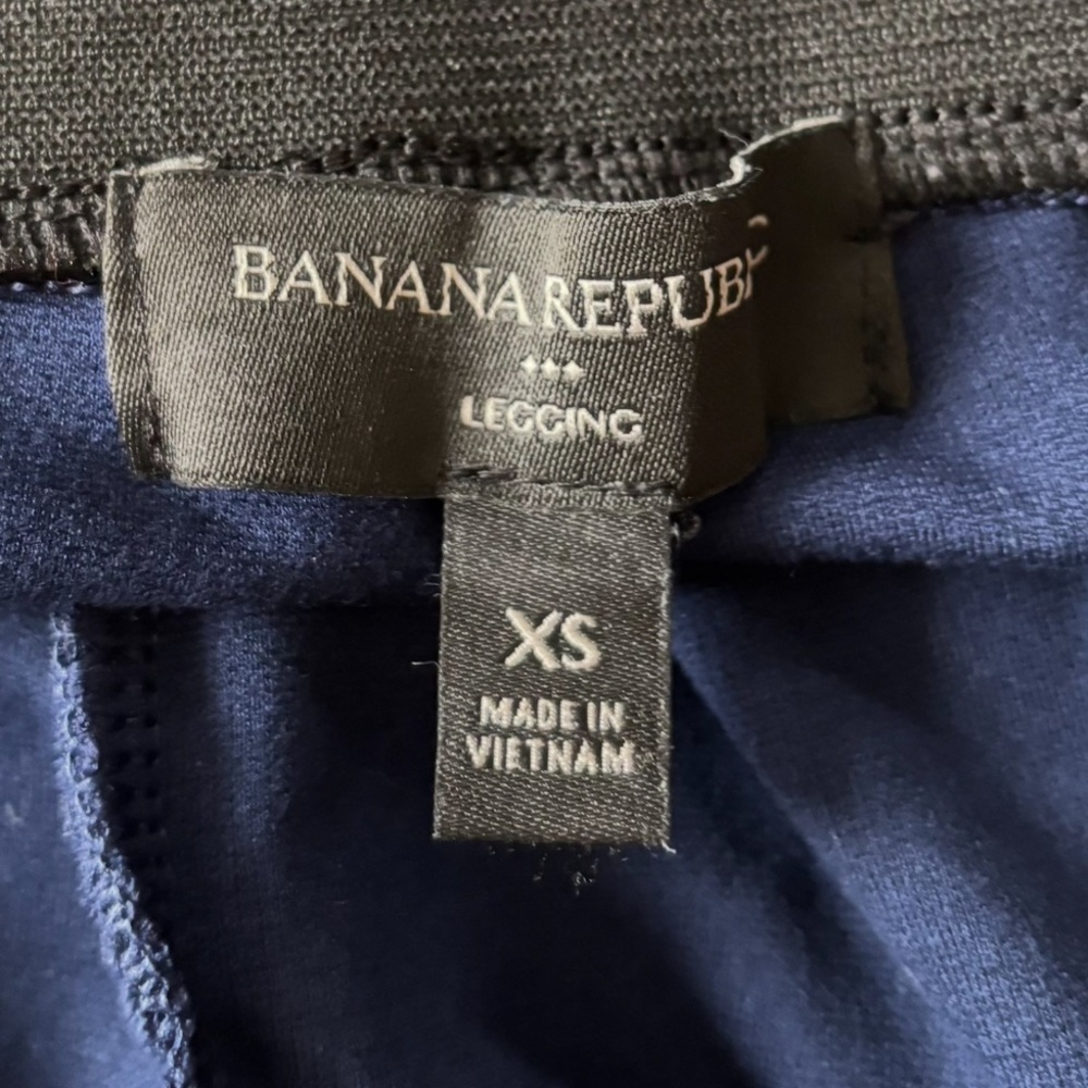 Banana Republic Women’s Dark Blue Leggings with Front Pockets Size XS - Picture 2 of 8